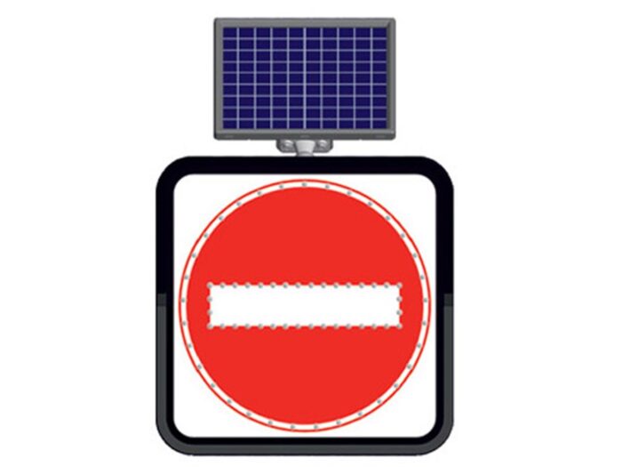 Solar Powered No Entry Sign (60 x 60 cm)
