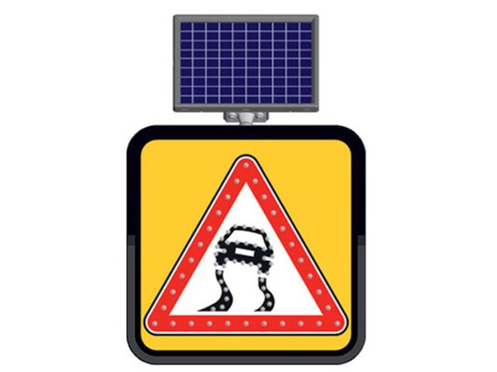 Solar "Slippery Road" Sign 60 x 60 cm