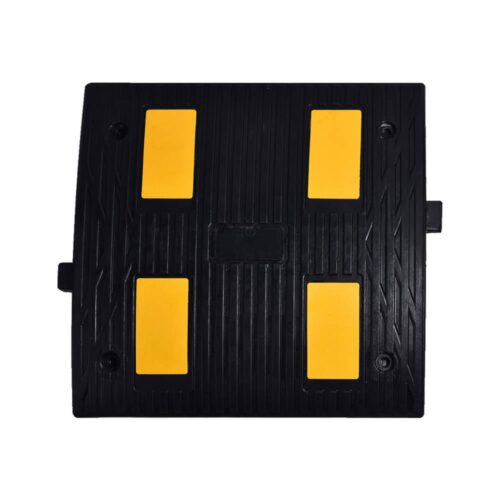 Rubber Speed Bump 50 x 40 x 4 cm with Reflectives